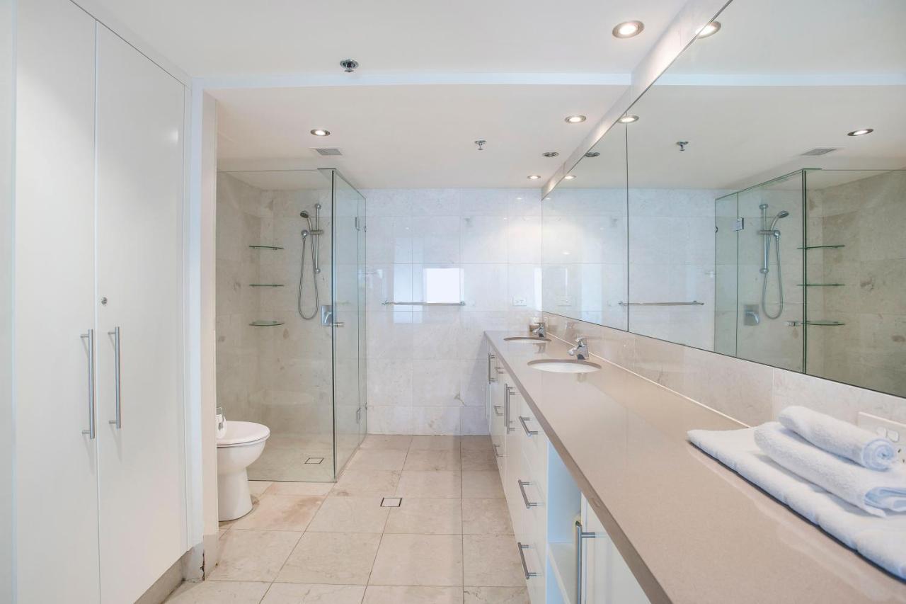 Gemini Court - Hosted By Burleigh Letting *